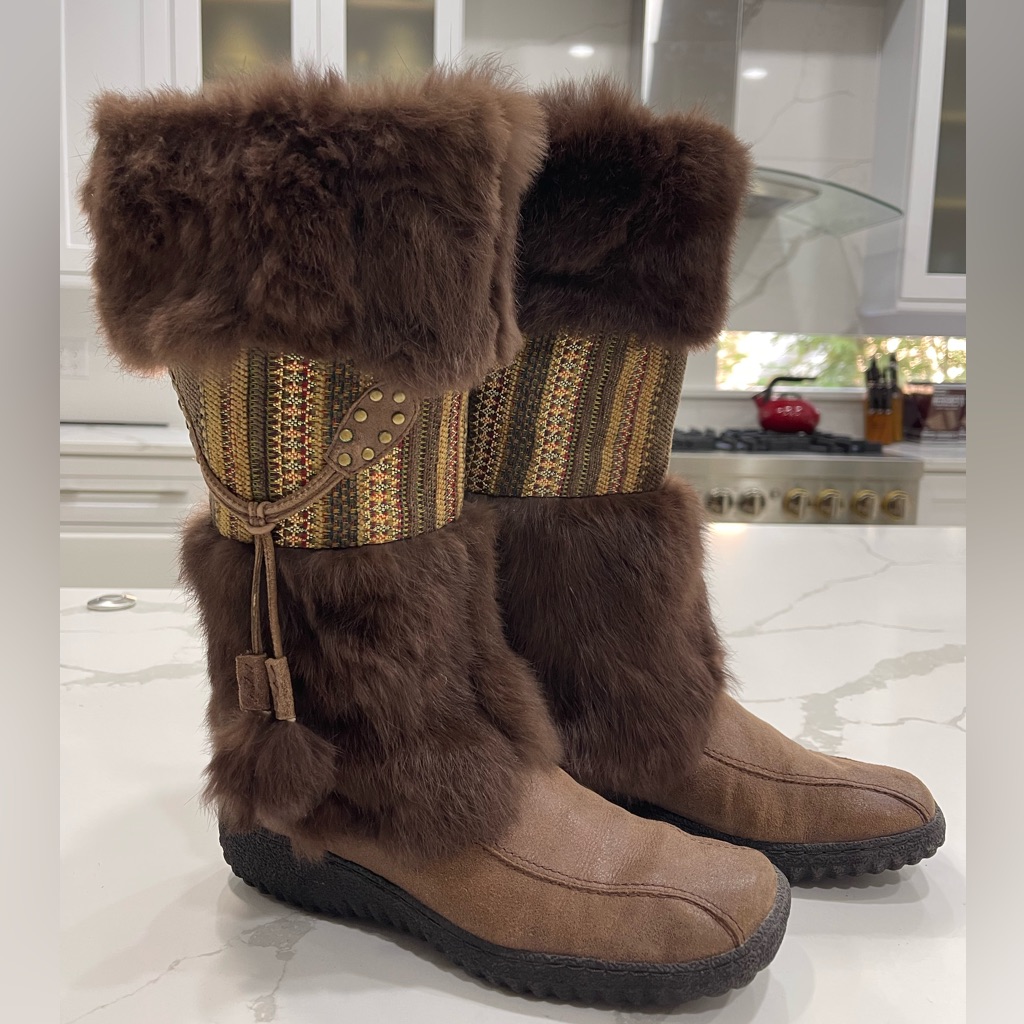 Nine West 8.5 Rabbit Fur Muk Luk Boots